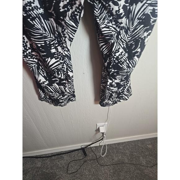 Tropical Capri Floral Plus 24 Lane Bryant Pants Vacation Office Holiday Chic - Picture 10 of 10